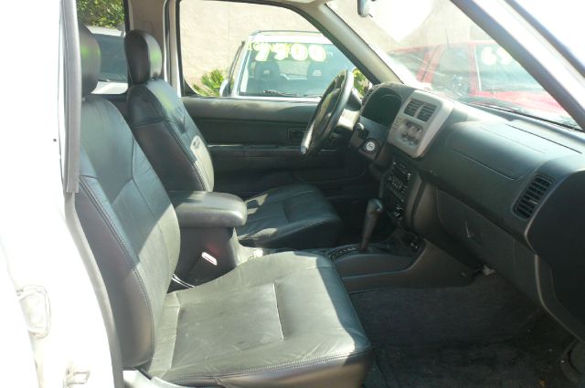 Nissan Frontier 2001 photo 2