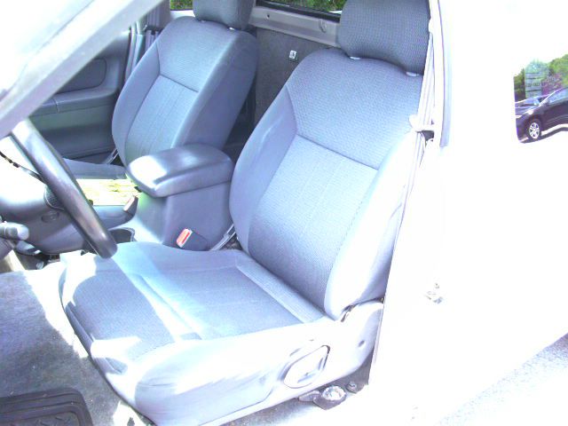 Nissan Frontier 2001 photo 4