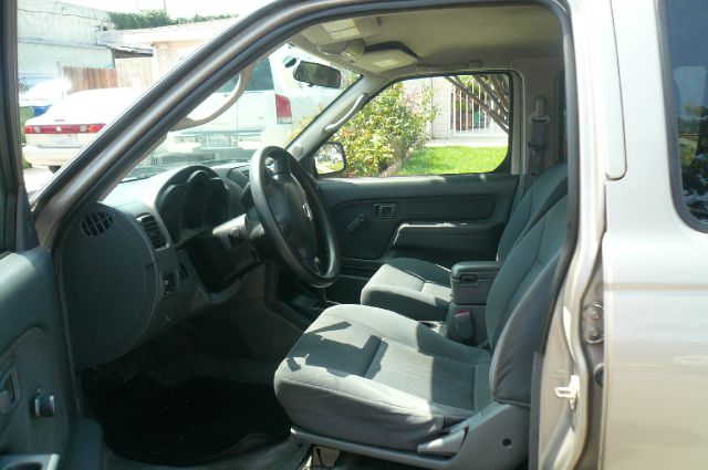 Nissan Frontier 2002 photo 3