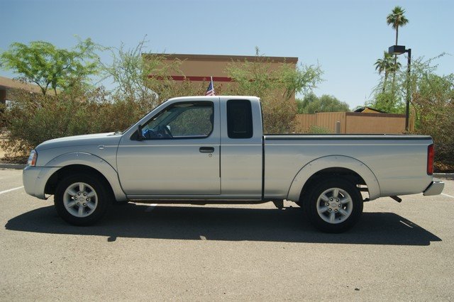 Nissan Frontier 2002 photo 2