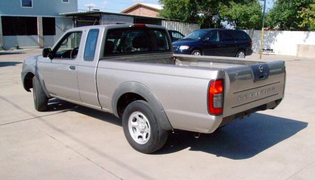 Nissan Frontier 2002 photo 3