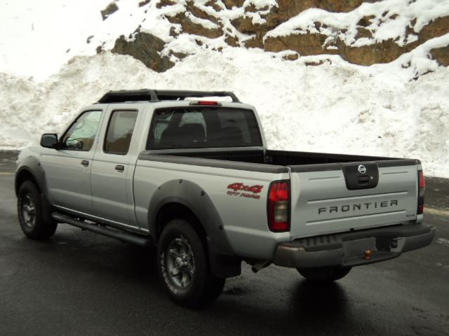 Nissan Frontier 2002 photo 2