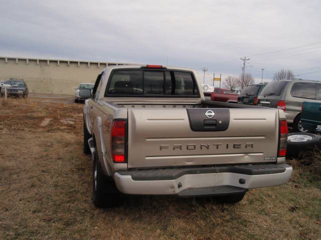 Nissan Frontier 2002 photo 5