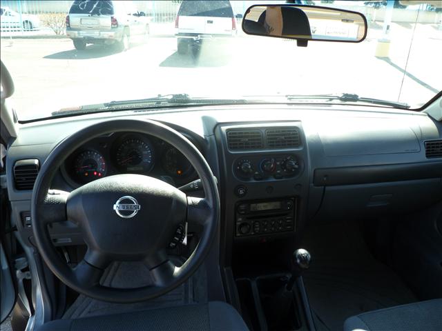 Nissan Frontier 2002 photo 5