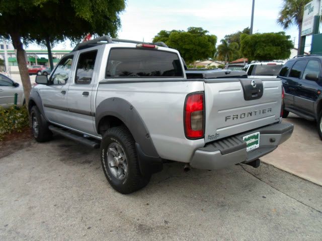 Nissan Frontier 2002 photo 2