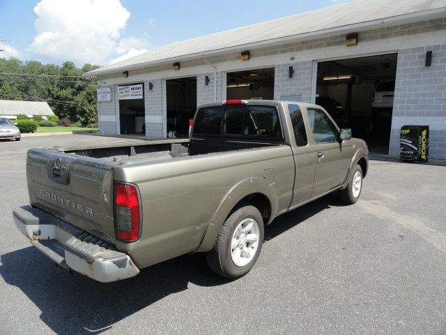 Nissan Frontier 2002 photo 2