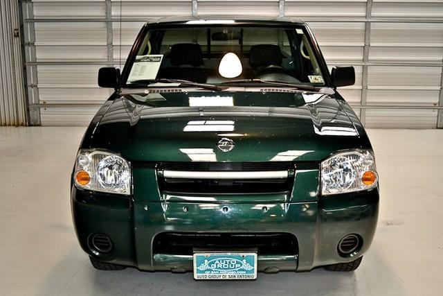 Nissan Frontier 2002 photo 3