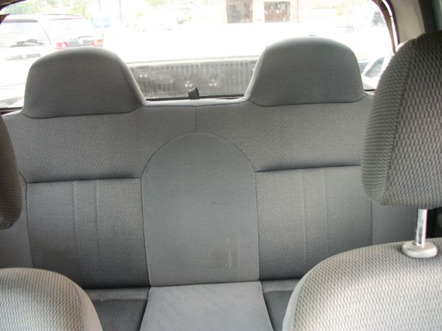 Nissan Frontier 2002 photo 2