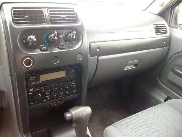 Nissan Frontier 2002 photo 5