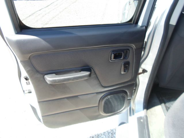 Nissan Frontier 2002 photo 17