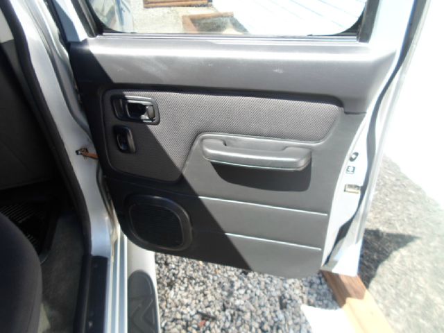 Nissan Frontier 2002 photo 18