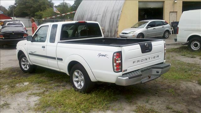 Nissan Frontier 2002 photo 2