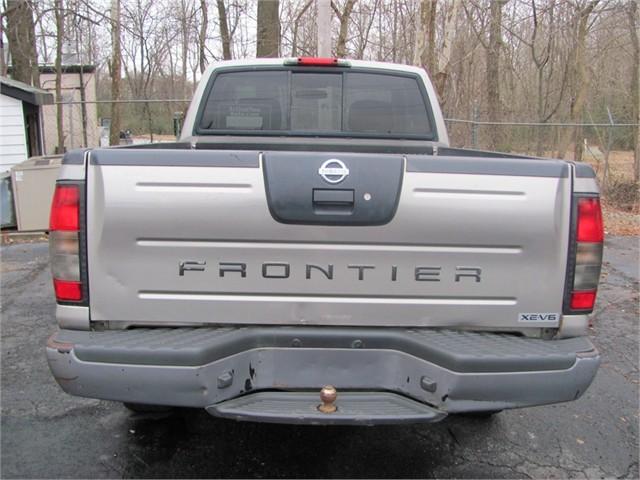 Nissan Frontier 2002 photo 2