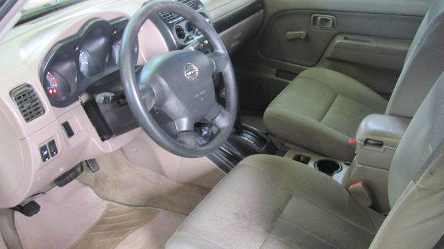 Nissan Frontier 2002 photo 2