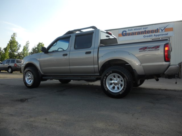 Nissan Frontier 2003 photo 2