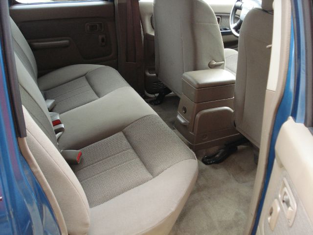 Nissan Frontier 2003 photo 16