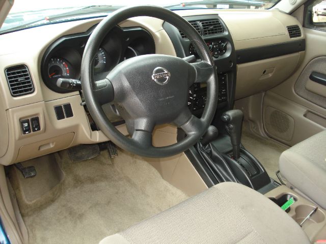 Nissan Frontier 2003 photo 9