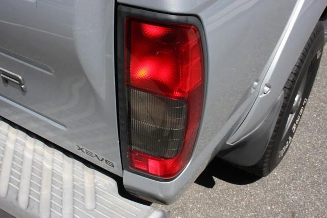 Nissan Frontier 2003 photo 25