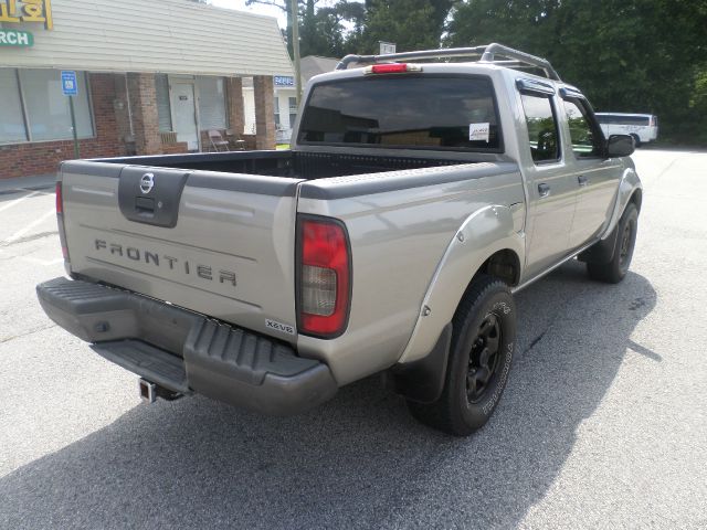 Nissan Frontier 2WD Reg Cab 126 XLT Pickup Truck