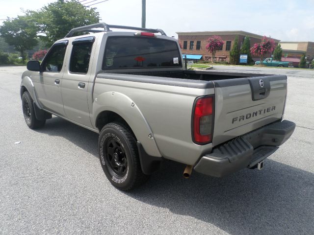 Nissan Frontier 2003 photo 1