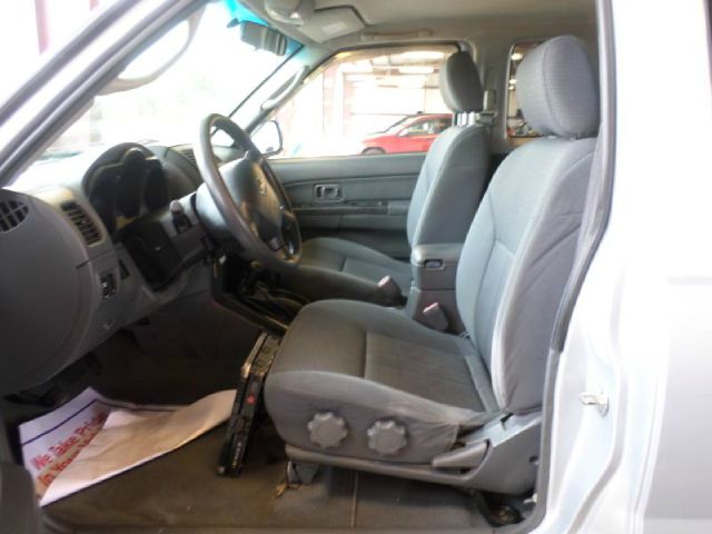 Nissan Frontier 2003 photo 1