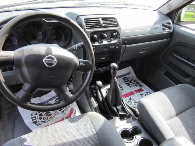 Nissan Frontier 2003 photo 1