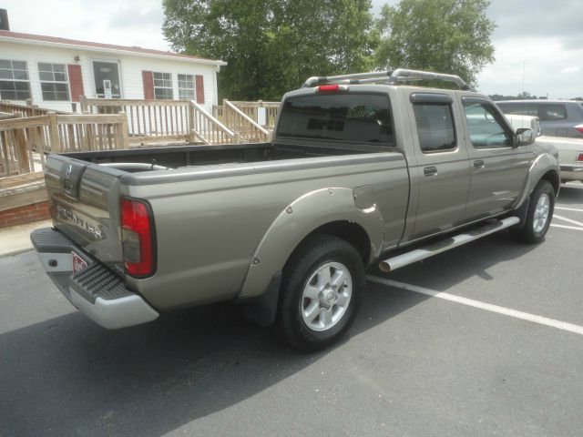 Nissan Frontier 2003 photo 2