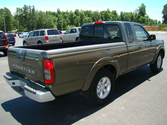 Nissan Frontier 2003 photo 4