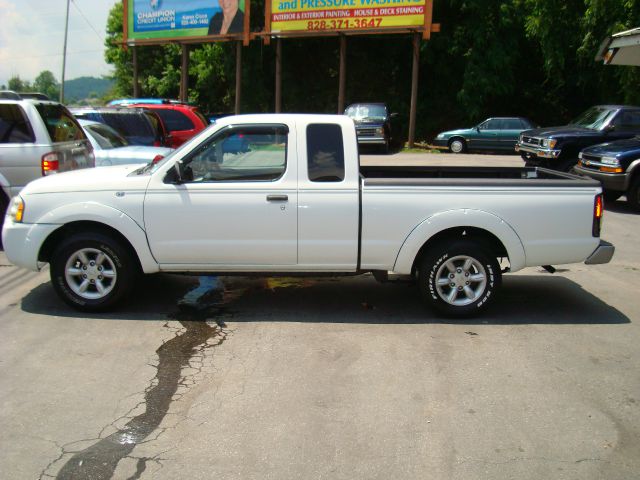 Nissan Frontier 2003 photo 2