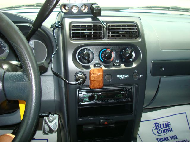 Nissan Frontier 2003 photo 4