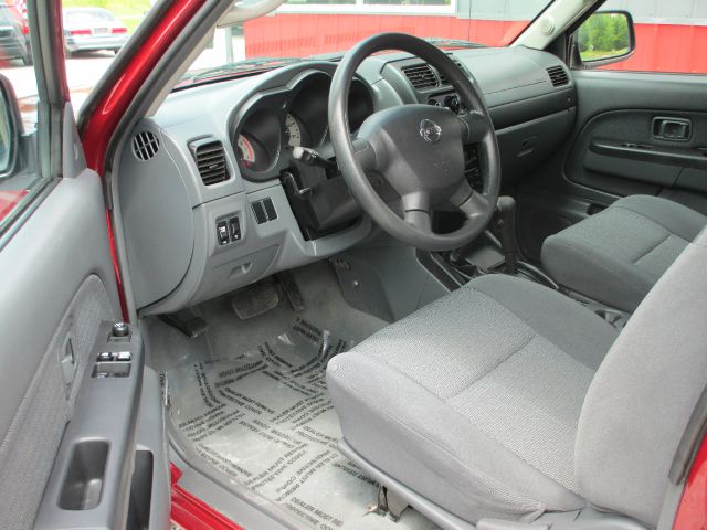 Nissan Frontier 2004 photo 12