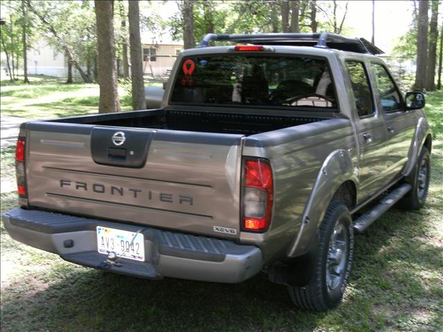 Nissan Frontier 2004 photo 3