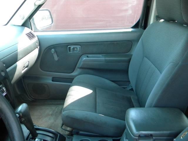 Nissan Frontier 2004 photo 23