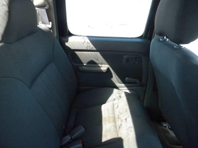 Nissan Frontier 2004 photo 3