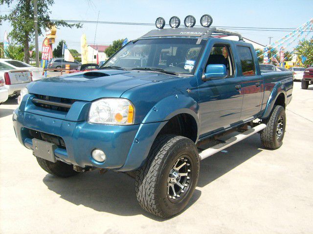 Nissan Frontier 2004 photo 2