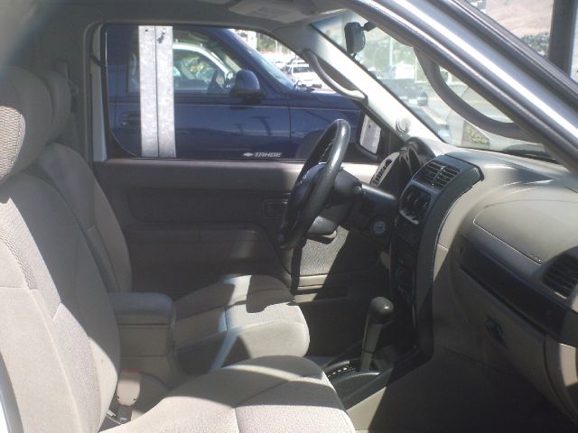 Nissan Frontier 2004 photo 2