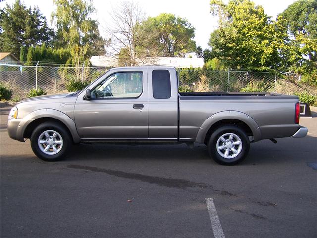 Nissan Frontier 2004 photo 2