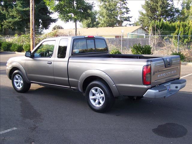 Nissan Frontier 2004 photo 3