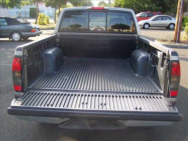 Nissan Frontier 2004 photo 4