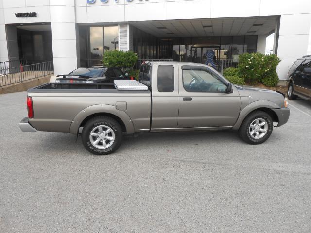 Nissan Frontier 2004 photo 1