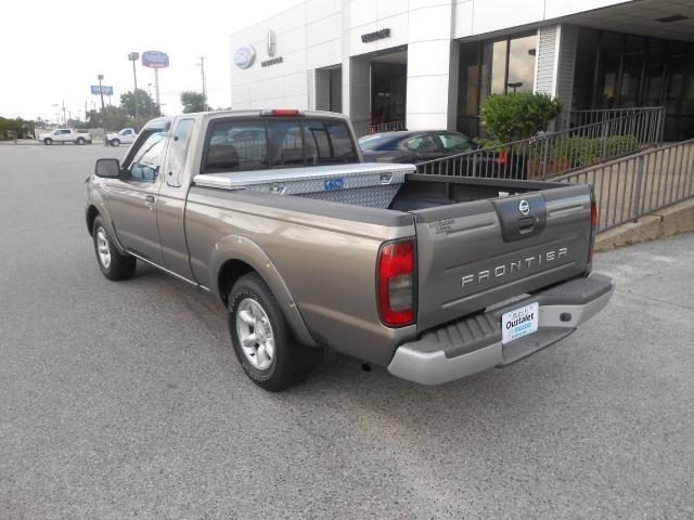 Nissan Frontier 2004 photo 4