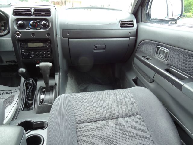 Nissan Frontier 2004 photo 20