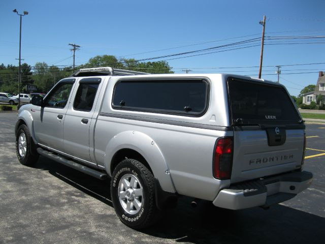 Nissan Frontier 2004 photo 2