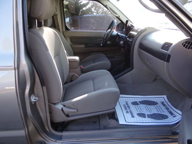 Nissan Frontier 2004 photo 10