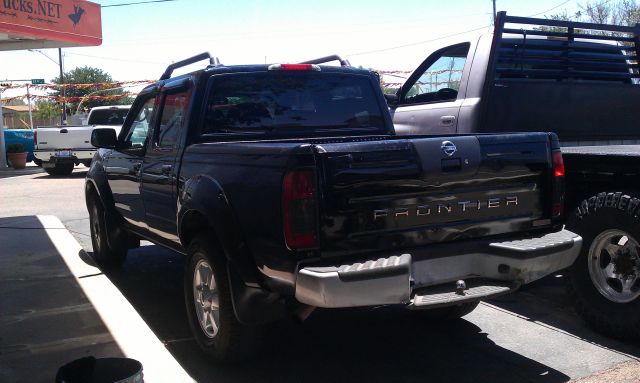 Nissan Frontier 2004 photo 1