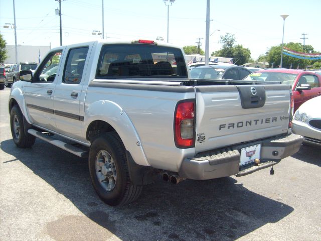 Nissan Frontier 2WD Reg Cab 126 XLT Pickup Truck