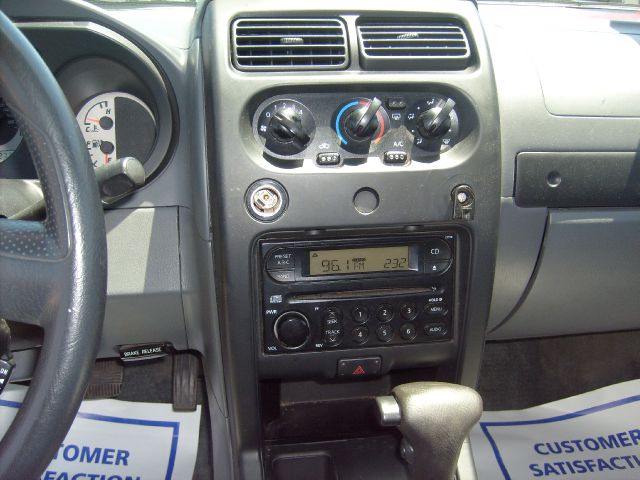 Nissan Frontier 2004 photo 16