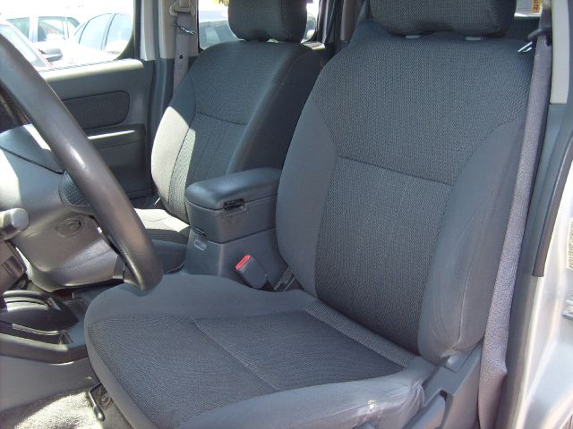 Nissan Frontier 2004 photo 17