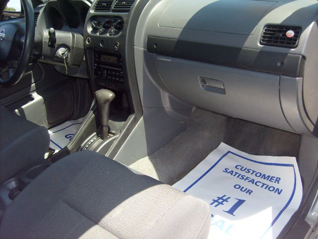 Nissan Frontier 2004 photo 30