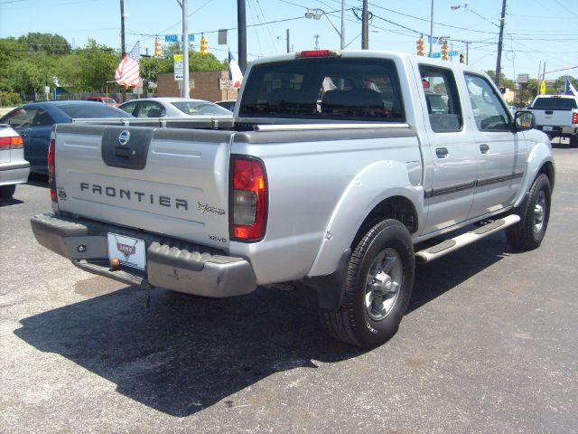 Nissan Frontier 2004 photo 31